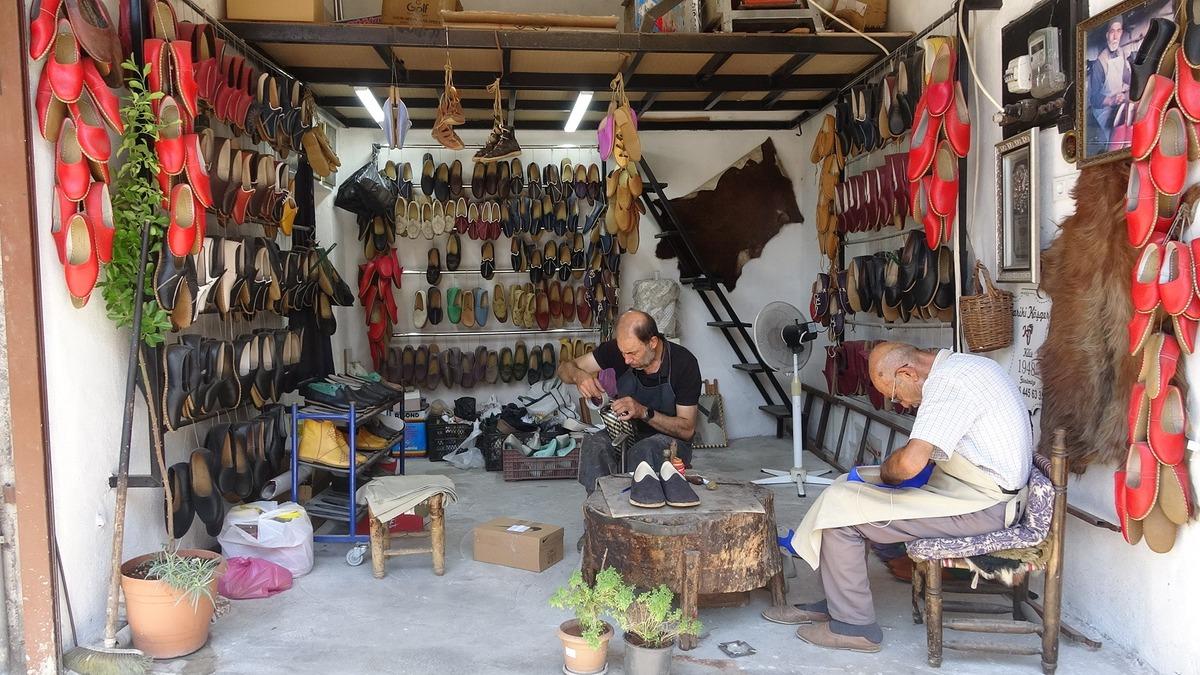 6 ay boyunca giyiliyor! Kazanıp biriktirip yavaş yavaş harcıyorlar 2