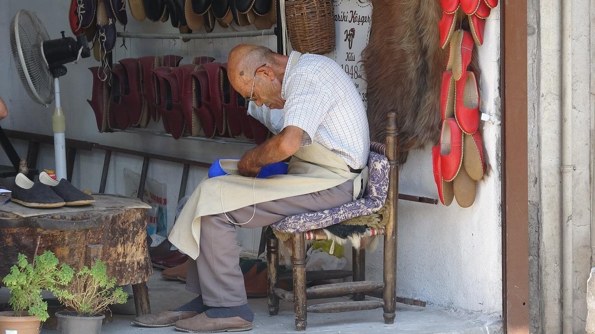 6 ay boyunca giyiliyor! Kazanıp biriktirip yavaş yavaş harcıyorlar 3
