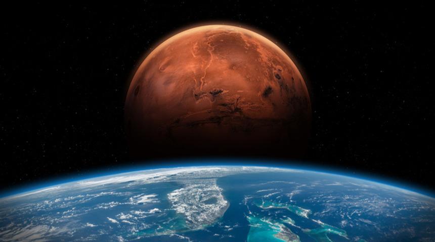 Mars'ta ezber bozan keşif! Bir tarafı tamamen erimiş