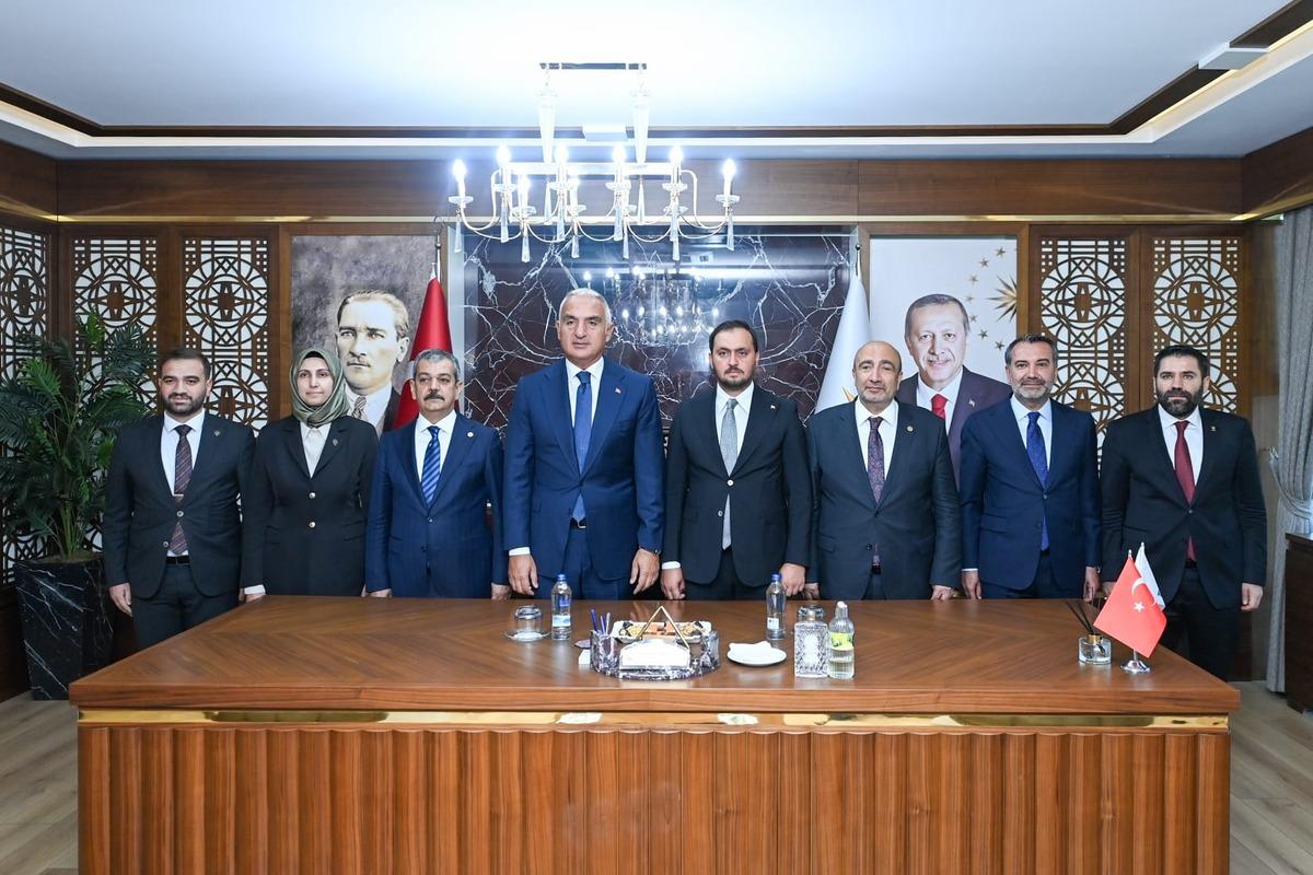 Bakan Ersoy duyurdu: Paleolitik Çağ’dan Cumhuriyet’e binlerce yıllık tarih gün yüzüne çıktı 11