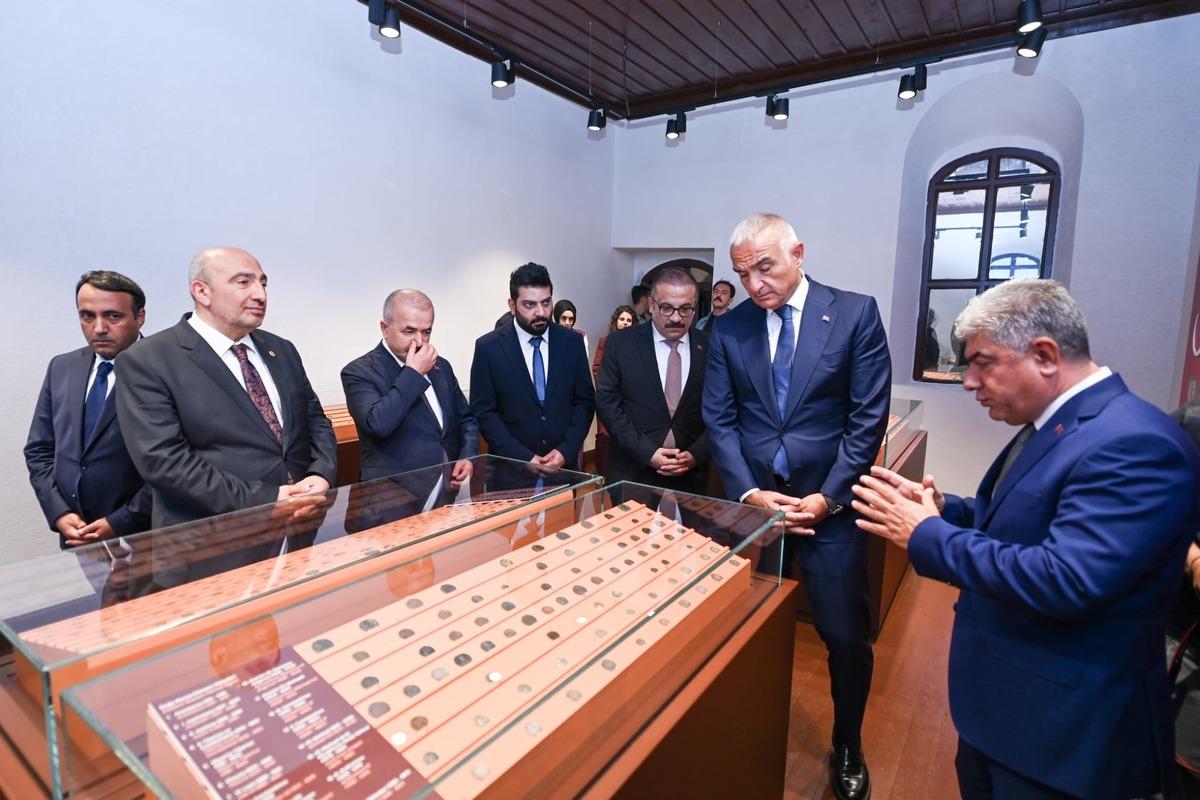 Bakan Ersoy duyurdu: Paleolitik Çağ’dan Cumhuriyet’e binlerce yıllık tarih gün yüzüne çıktı 17