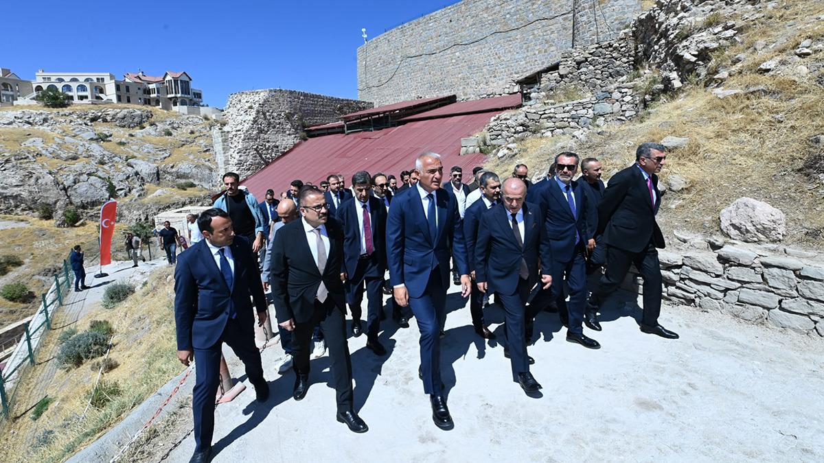 Bakan Ersoy duyurdu: Paleolitik Çağ’dan Cumhuriyet’e binlerce yıllık tarih gün yüzüne çıktı - Güncel Haberler