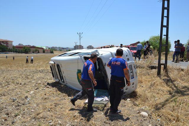 Adıyaman'da yolcu minibüsü devrildi: 1 ölü 1 yaralı