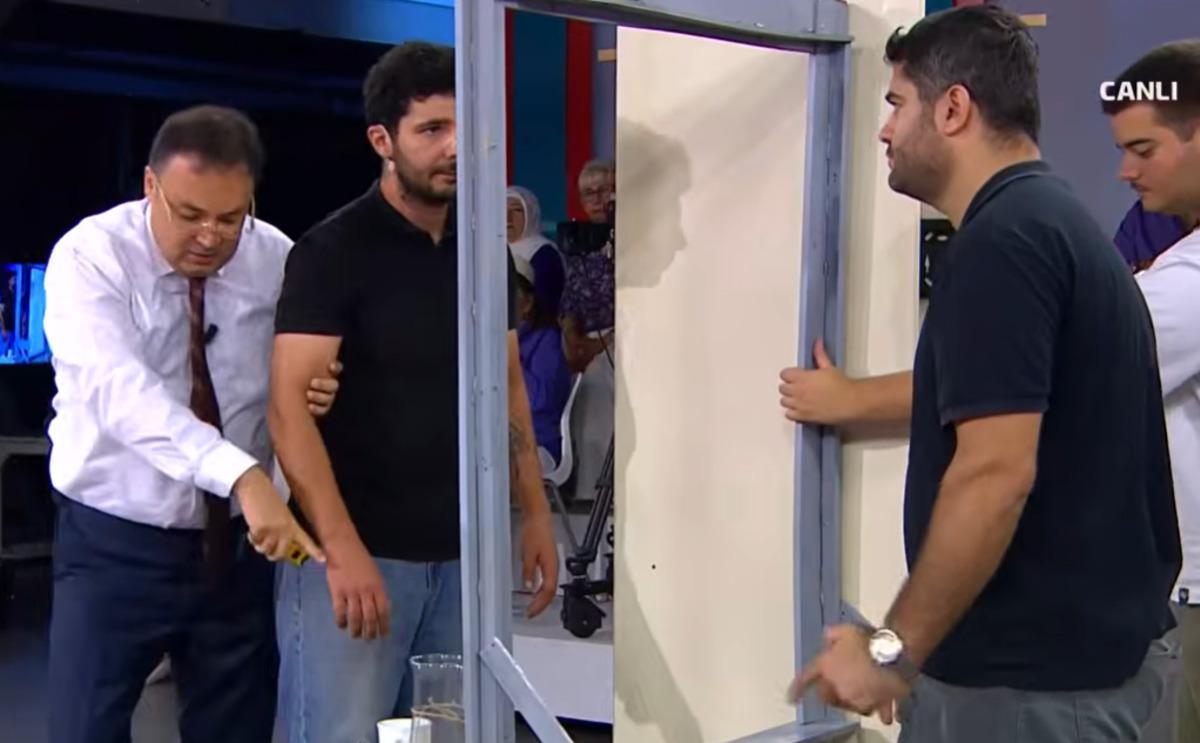 G&uuml;ll&uuml; n&uuml;n ş&uuml;pheli &ouml;l&uuml;m&uuml;nde yeni detaylar! Adli Analist Hakan İzgi saniye saniye anlattı:  Biri susturdu biri itti  3