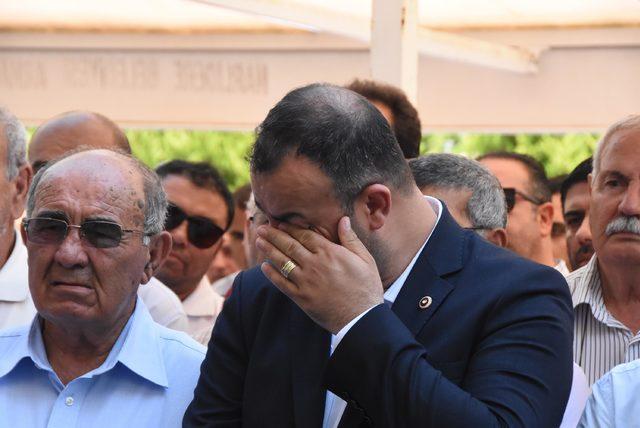 CHP'li Arslan, kardeşinin cenazesini gözyaşlarıyla uğurladı