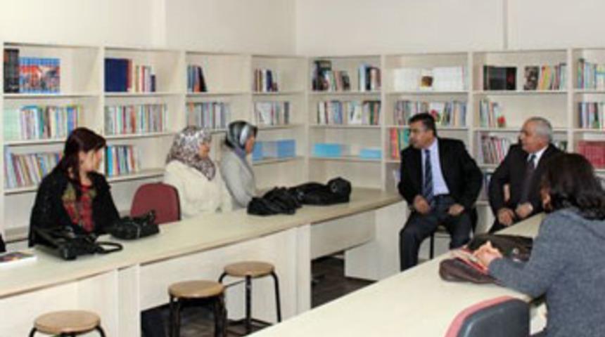 "Ana kız okuldayız"