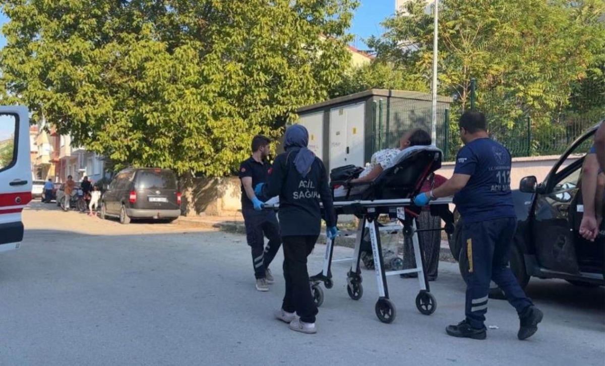 Kendisine zarar verdiğini ihbar eden kadın, araçta fenalaşmış halde bulundu 2