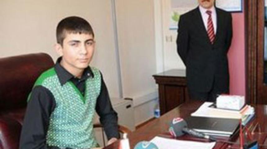 Koltuğa oturan tutuklu af istedi