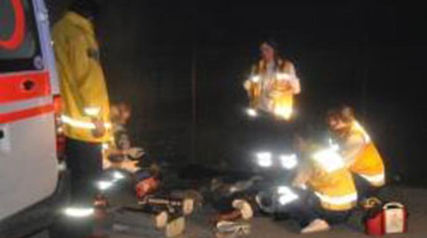 Eşiyle tartışan polis, kendini vurdu