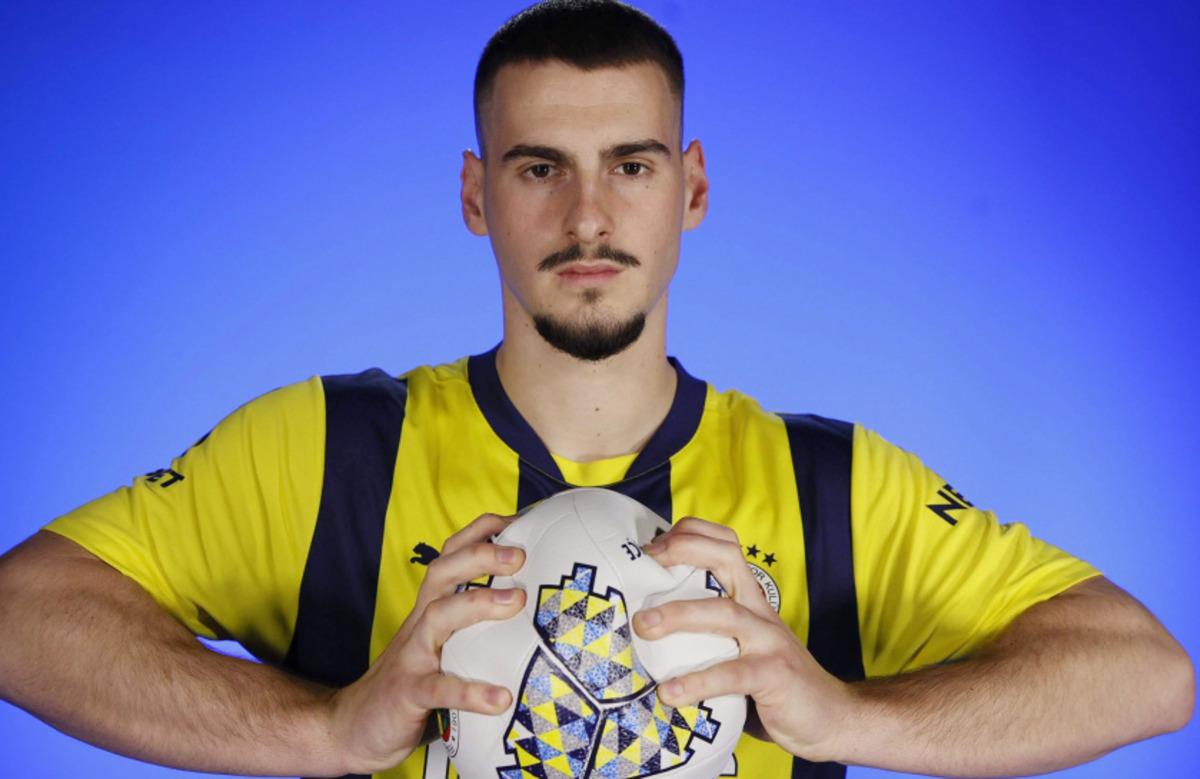 Fenerbahçe nin Şampiyonlar Ligi kadrosunda büyük sürpriz! 1