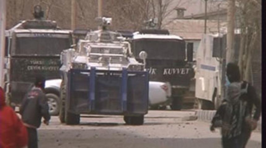 BDP'li Başkan görevden alındı, ilçe karıştı