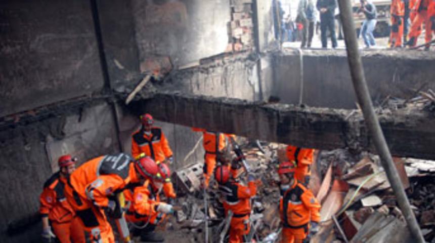 İzmir'deki patlamada ölü sayısı 5'e çıktı