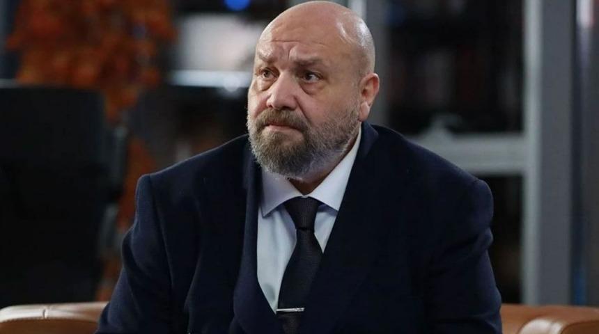 Kızılcık Şerbeti&rsquo;nin Abdullah&rsquo;ının en mutlu g&uuml;n&uuml;! Kızı bakın kiminle evlendi