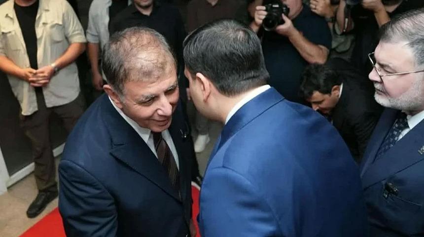 Cemil Tugay, AK Partili Eyy&uuml;p Kadir İnan'ı kapıda karşıladı