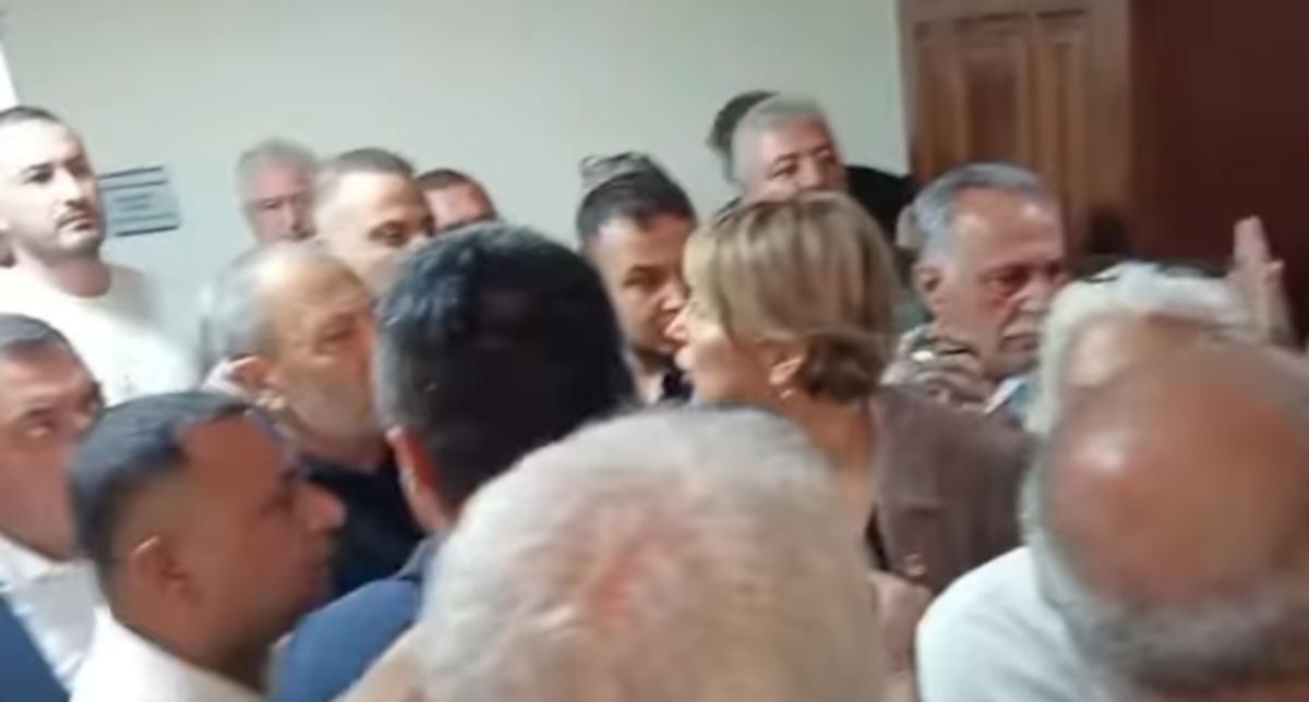 Y&uuml;reğir Belediyesi, mahkeme kararıyla AK Parti ye ge&ccedil;ti 1