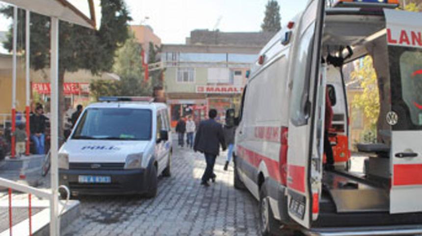 Karnındaki bebeğiyle can verdi