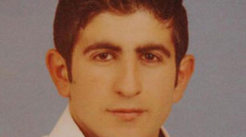 Atmak istediği el bombası patladı