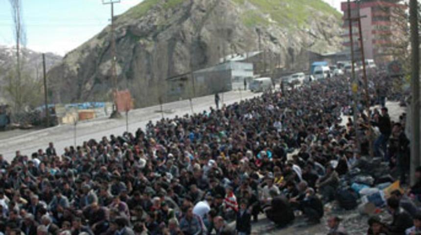 Hakkari'de protesto y&uuml;r&uuml;y&uuml;ş&uuml;