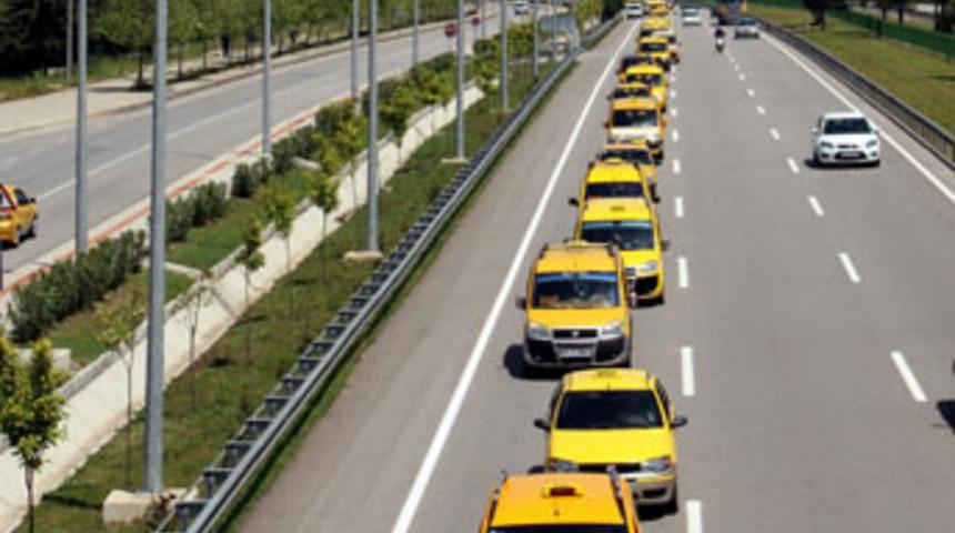 Durak fazlalaığına taksici isyanı