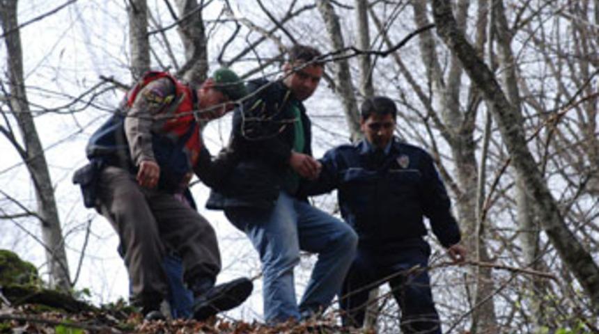 &Ouml;ld&uuml;r&uuml;p dere yatağına g&ouml;md&uuml;ler