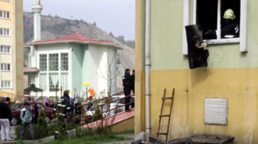 Birinci kattaki yangın korkuttu