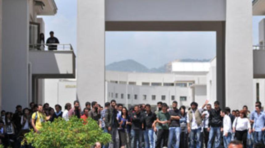 Mersin &Uuml;niversitesi'nde kavga