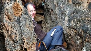 Falezlerde 10 saat kurtarılmayı bekledi