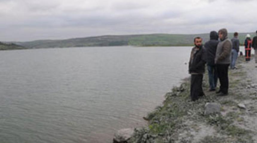 Baraja u&ccedil;an otomobildeki 2 kişi &ouml;ld&uuml;