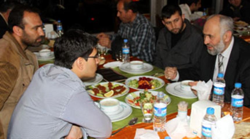 M&uuml;ft&uuml; arvas basın mensuplarıyla buluştu