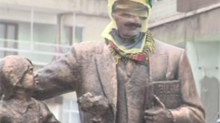 Atatürk büstüne Öcalan posteri bağladılar!