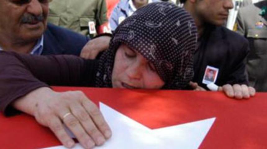 Şehit er g&ouml;zyaşlarıyla uğurlandı