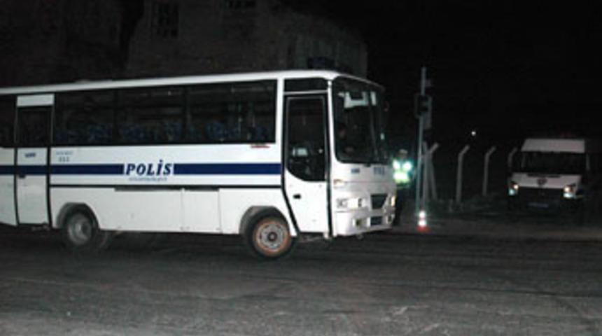 Demokratik &ccedil;&ouml;z&uuml;m &ccedil;adırında bomba bulundu