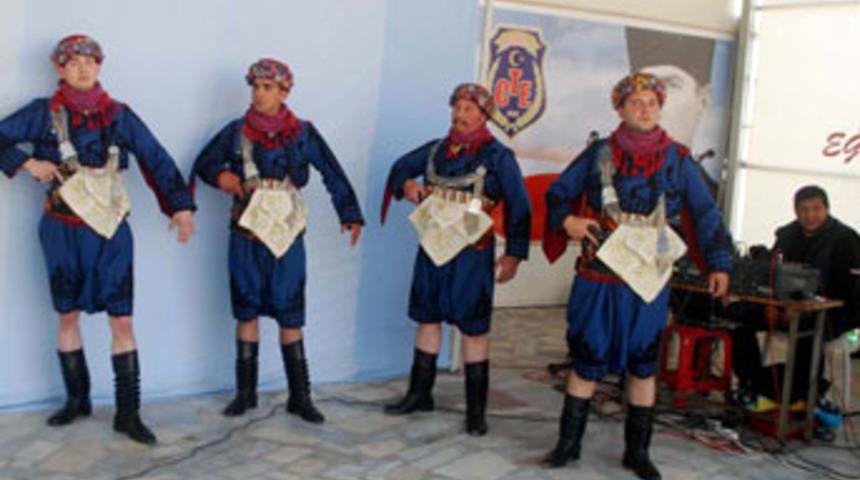 Mahkumlar tiyatro g&ouml;sterisi sundu