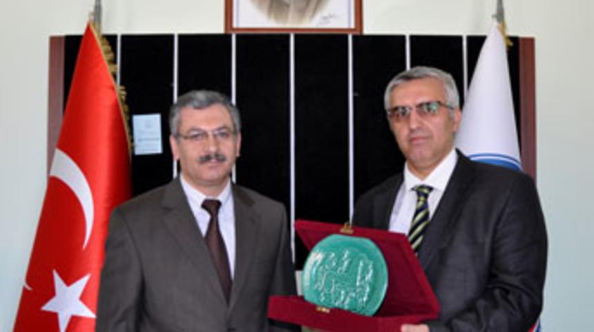 Fen Bilimleri Enstitüsü’nde devir teslim