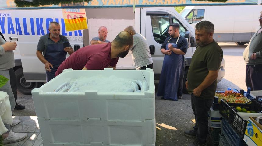 Tezgaha inmeden kuyruğa girdiler! Fiyatını duyan kapış kapış alıyor