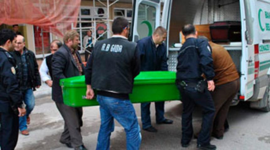 Cam silerken 4'&uuml;nc&uuml; kattan d&uuml;şt&uuml;