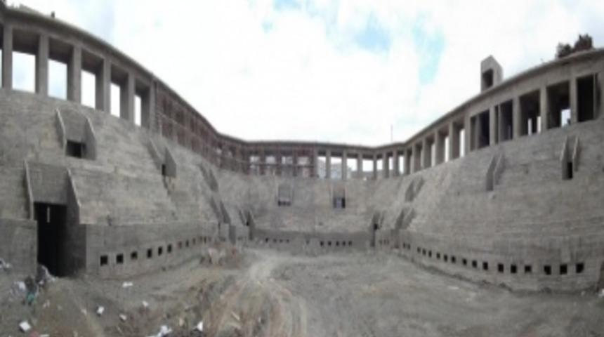 Dev spor salolunun yapımı devam ediyor