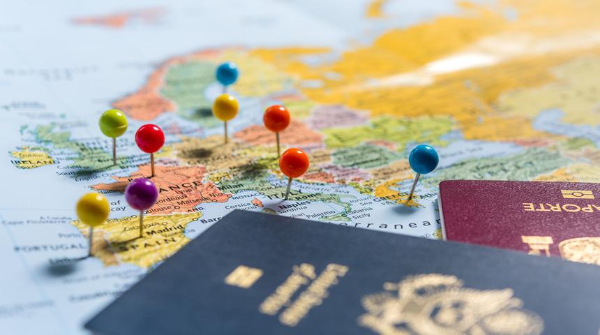 D&uuml;nyada sadece 3 kişi pasaportsuz seyahat edebiliyor!