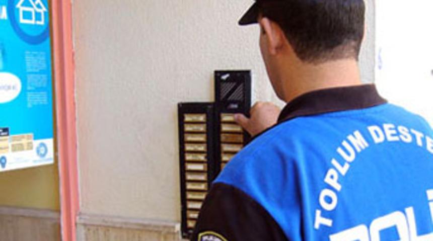 Hırsız kapıyı a&ccedil;ar mısın?