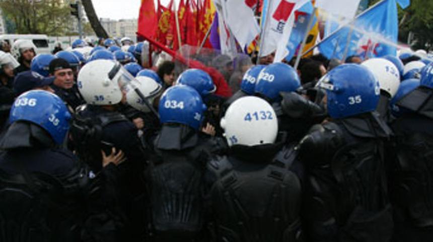 YSK'yı protesto eyleminde arbede