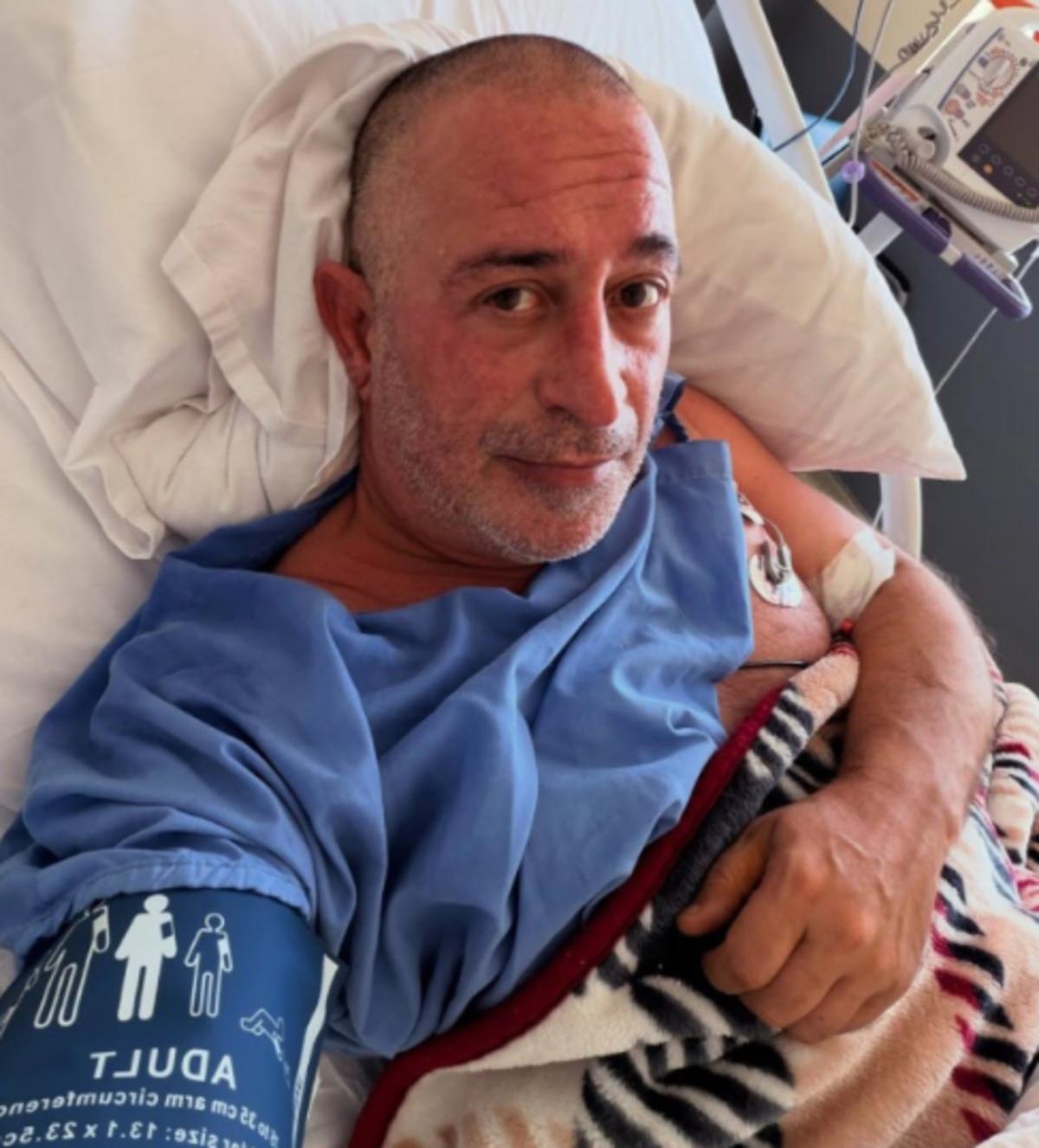 Cem Yılmaz ın kalp krizi sonrası gündeme geldi: Kulak çizgisi kalp krizinin işareti mi? Kulağını gösterdi 1