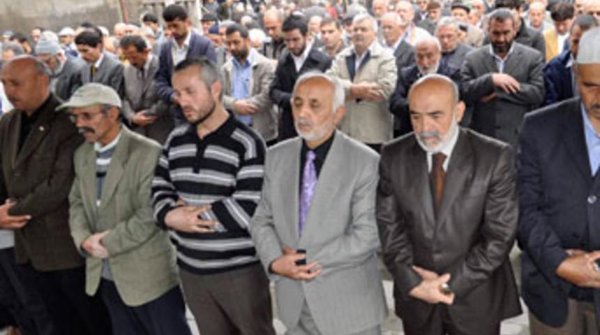 Ladin i&ccedil;in gıyabi cenaze namazı