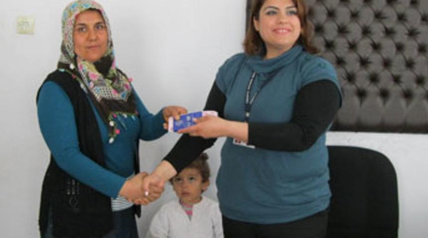 Bir dikiş makinesi hayata bağladı