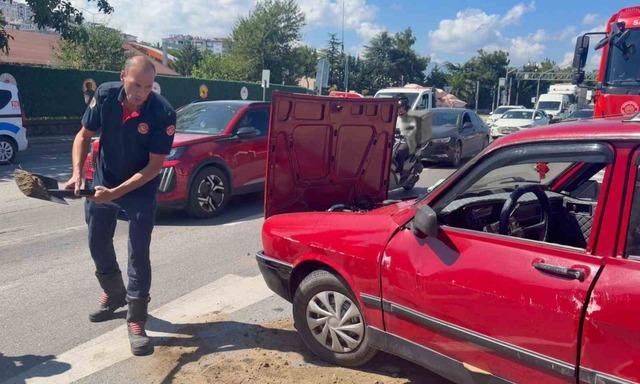 Samsun’da araçlar çarpıştı: 2’si çocuk 3 yaralı 1