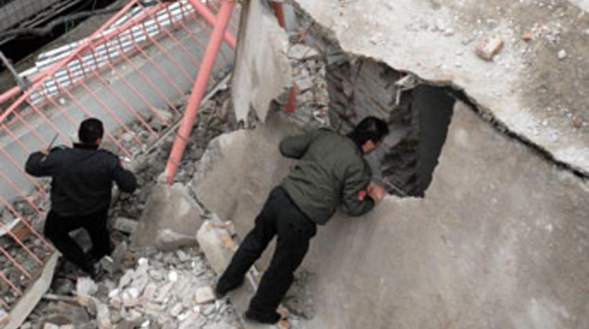 Samsun'da bina çöktü; 3 yaralı