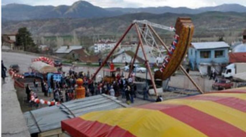 Hayatlarında ilk defa lunaparkta eğlendiler