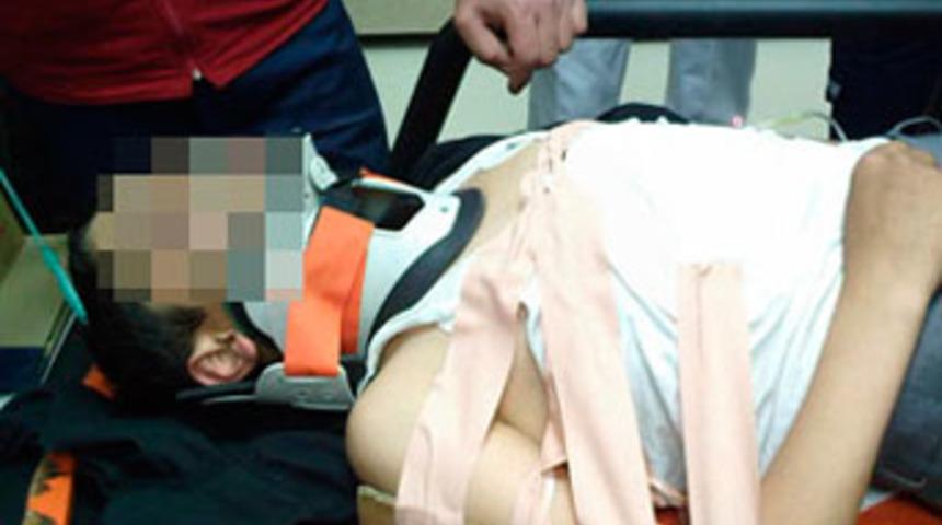 Öğretmen, öğrencisini hastanelik etti