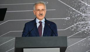 Bakan Uraloğlu: T&uuml;rkiye'yi dijital d&ouml;n&uuml;ş&uuml;m&uuml;n g&uuml;&ccedil;l&uuml; akt&ouml;rlerinden biri haline getirdik