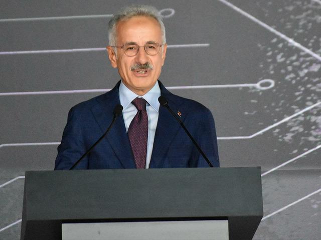 Bakan Uraloğlu: T&uuml;rkiye'yi dijital d&ouml;n&uuml;ş&uuml;m&uuml;n g&uuml;&ccedil;l&uuml; akt&ouml;rlerinden biri haline getirdik
