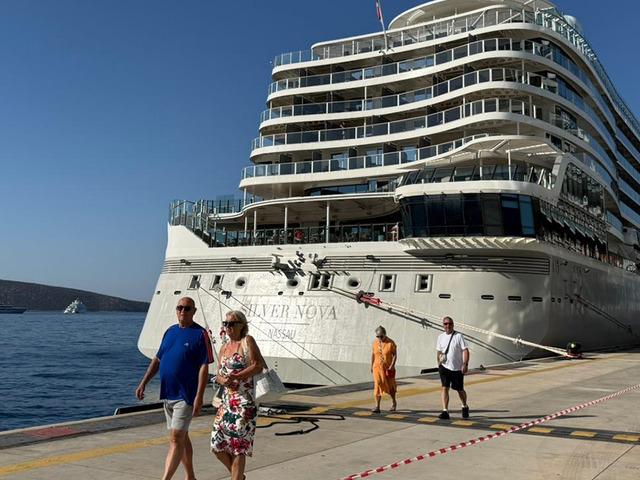 Bodrum'a 2 kruvaziyerle 2 bin 484 turist geldi